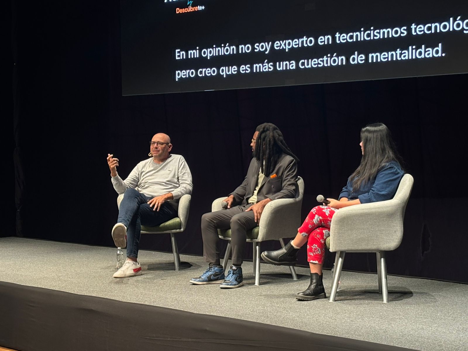 Fireside Chats Descúbrete+ - Conversaciones íntimas con referentes internacionales